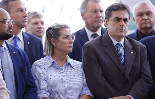 Ana Paula Leão participa de coletiva da FPA e assina requerimento de Moção de Repúdio ao MST (1)