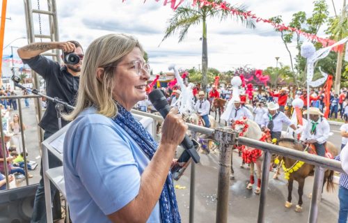 Ana Paula Leão prestigia tradicional Cavalhada de Nova Ponte (4)