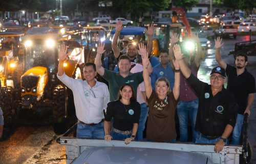 Deputada Ana Paula Leão cobra ação imediata do governo em defesa do leite durante carreata em Gurinhatã