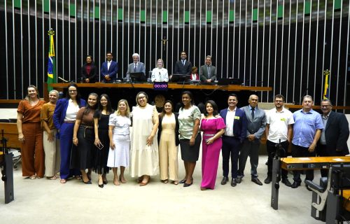 Deputada Ana Paula Leão conduz sessão solene e destaca parceria com Odelmo Leão e a Fundação Filadélfia na transformação de vidas em Uberlândia