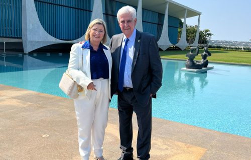 Deputada federal eleita Ana Paula Junqueira e prefeito Odelmo Leão participam de encontro com presidente Bolsonaro