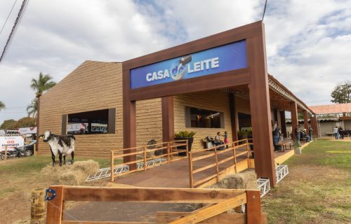 Jornada da Inovação do Leite chega ao Camaru 2025 neste sábado (6)